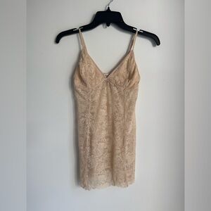 Wilfred Lace Camisole - Aritzia - Size Small